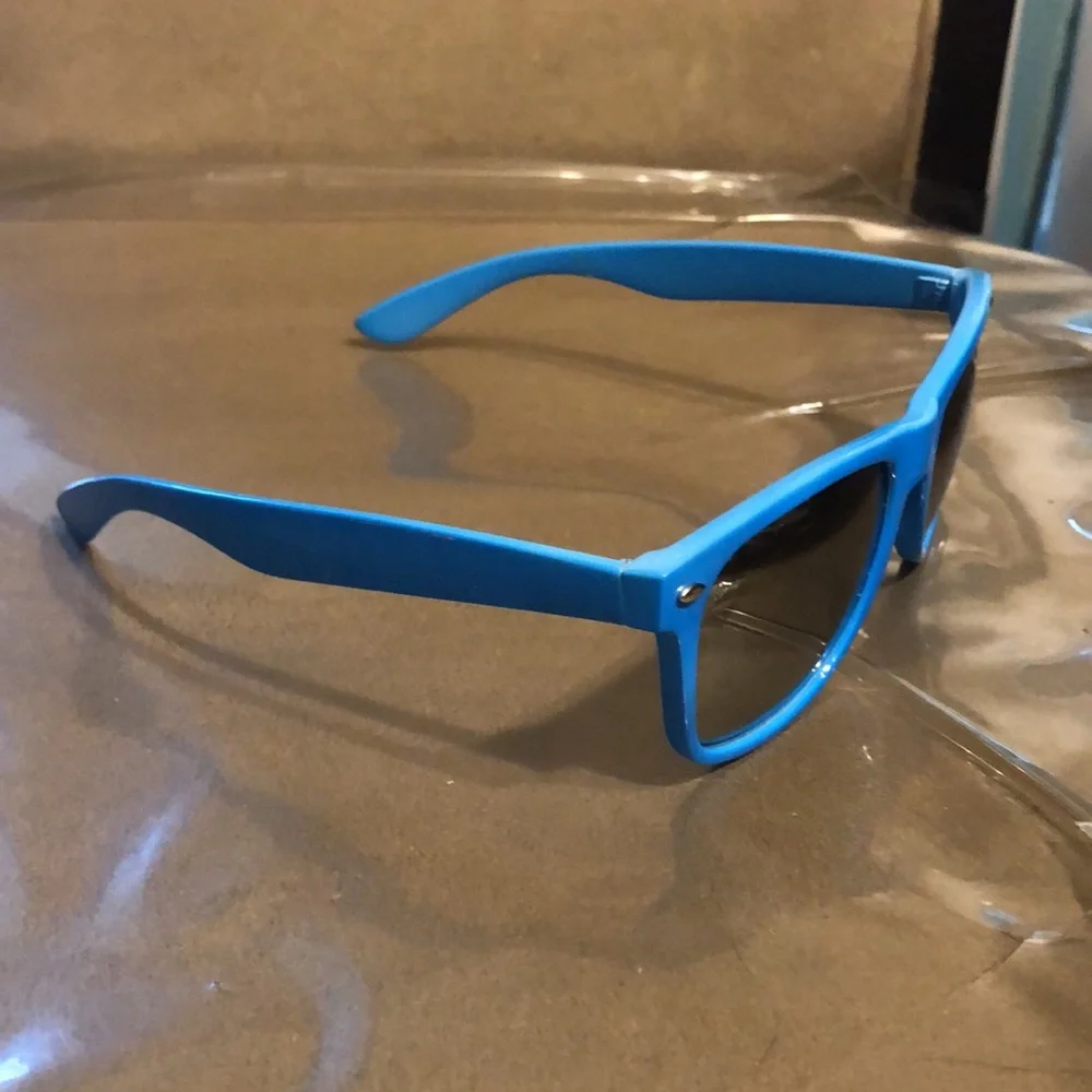 Blue Mirror Sunglasses 😎🥳HP🥳